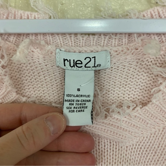 Rue 21 Light Pink Cropped Oversized Frayed  Hem Daisy Print Knit Sweater Size S - Picture 4 of 7